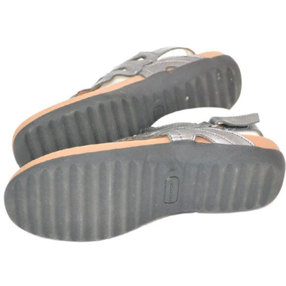 Rockport Bronze-Silver Taupe Thong Tooled Cut Out Embossed Sandals Shoes 8.5 - Picture 7 of 8